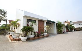 โรงแรมบัวหลวง